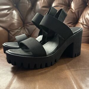 Madden Girl Black Sandals Size 8.5